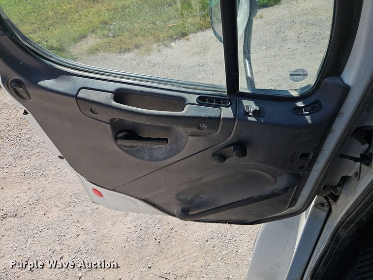 image for item EI8378 2013 Freightliner  M2 refuse truck