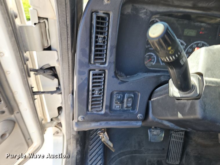 image for item EI8378 2013 Freightliner  M2 refuse truck