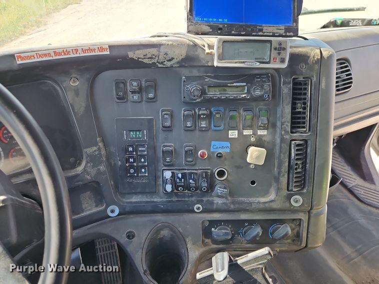 image for item EI8378 2013 Freightliner  M2 refuse truck