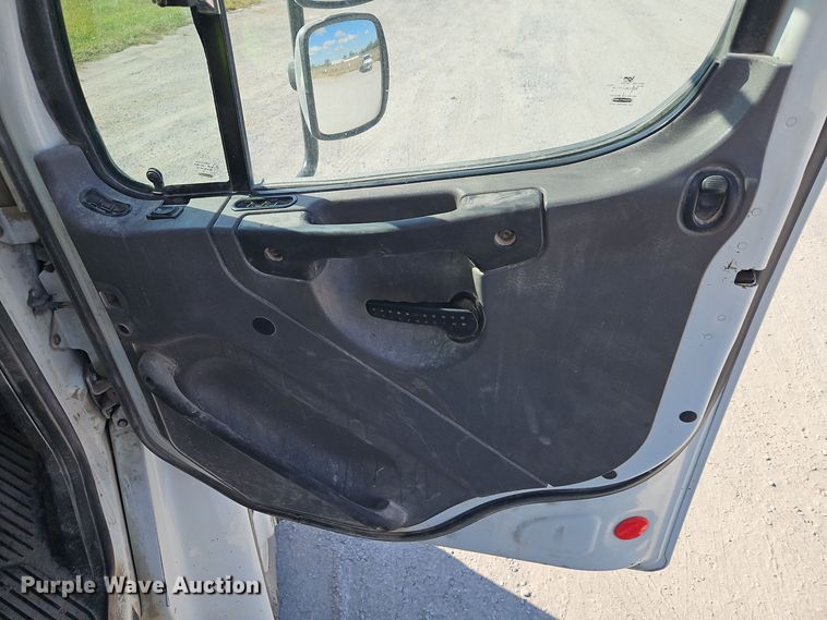 image for item EI8378 2013 Freightliner  M2 refuse truck