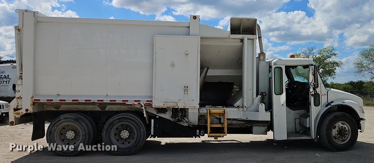 image for item EI8379 2005 Freightliner  M2 refuse truck