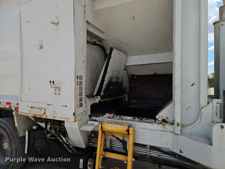 image for item EI8379 2005 Freightliner  M2 refuse truck