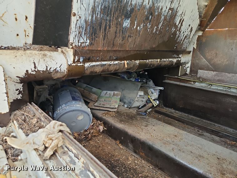 image for item EI8379 2005 Freightliner  M2 refuse truck