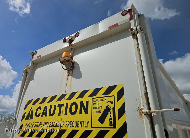 image for item EI8379 2005 Freightliner  M2 refuse truck