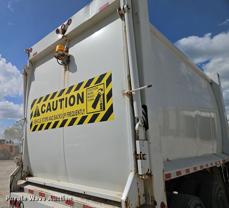 image for item EI8379 2005 Freightliner  M2 refuse truck