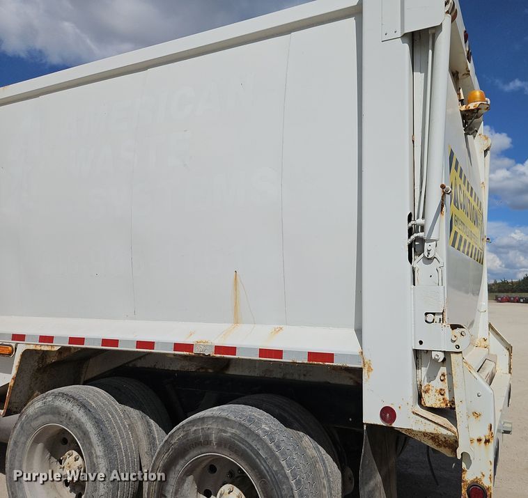 image for item EI8379 2005 Freightliner  M2 refuse truck