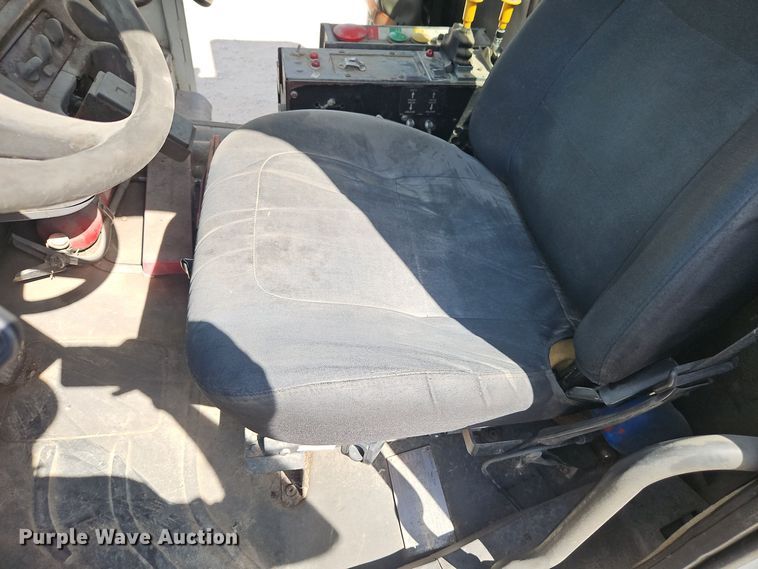 image for item EI8379 2005 Freightliner  M2 refuse truck