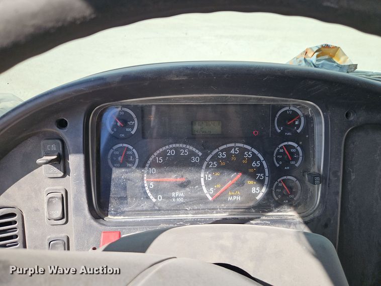 image for item EI8379 2005 Freightliner  M2 refuse truck