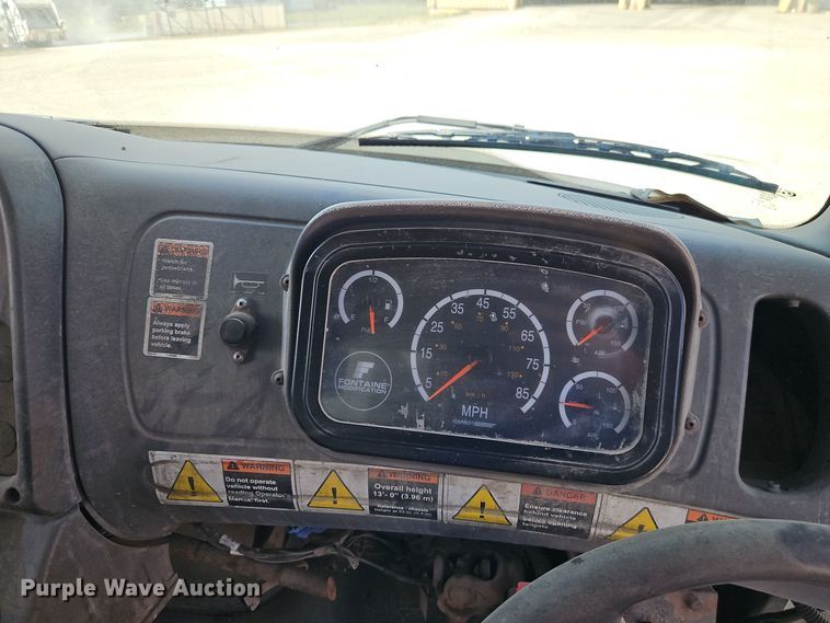 image for item EI8379 2005 Freightliner  M2 refuse truck