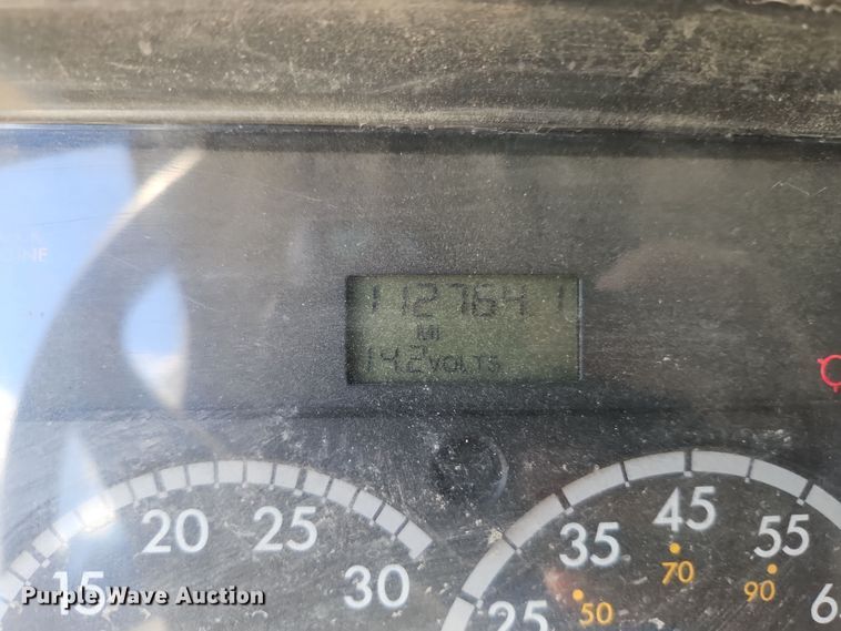 image for item EI8379 2005 Freightliner  M2 refuse truck