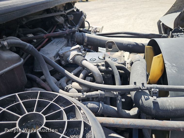 image for item EI8379 2005 Freightliner  M2 refuse truck