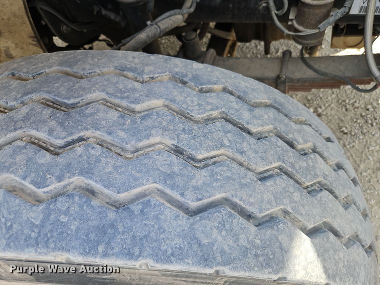 image for item EI8379 2005 Freightliner  M2 refuse truck