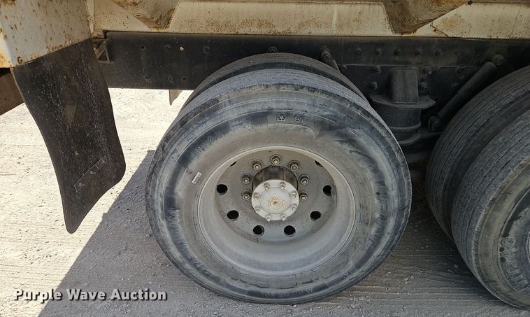 image for item EI8379 2005 Freightliner  M2 refuse truck