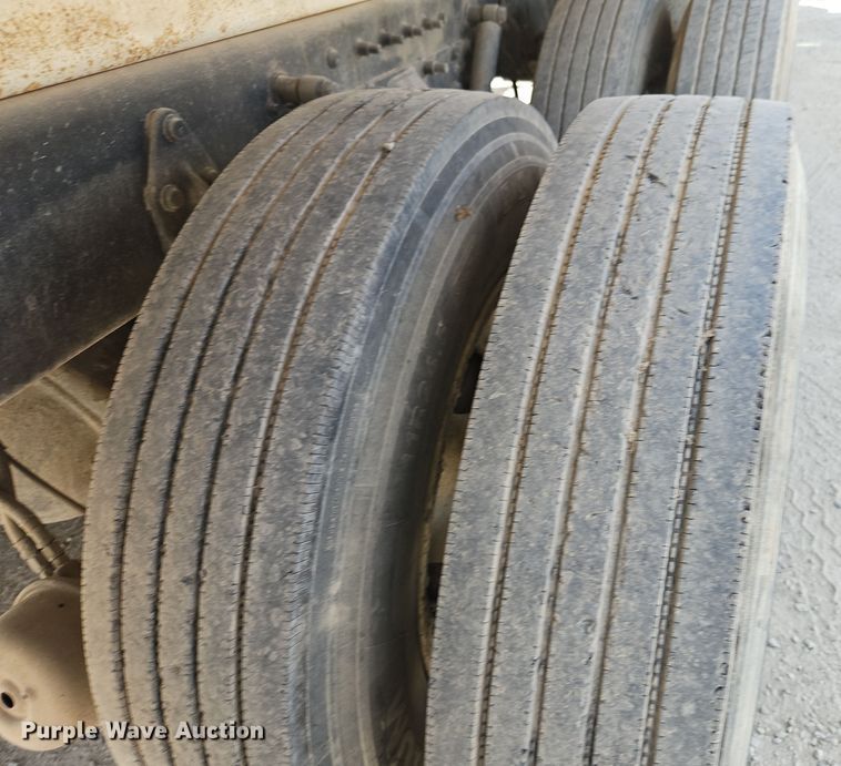 image for item EI8379 2005 Freightliner  M2 refuse truck