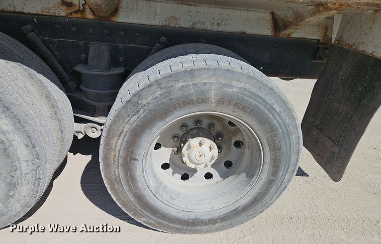 image for item EI8379 2005 Freightliner  M2 refuse truck