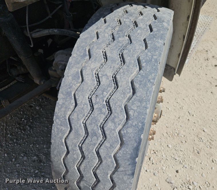 image for item EI8379 2005 Freightliner  M2 refuse truck