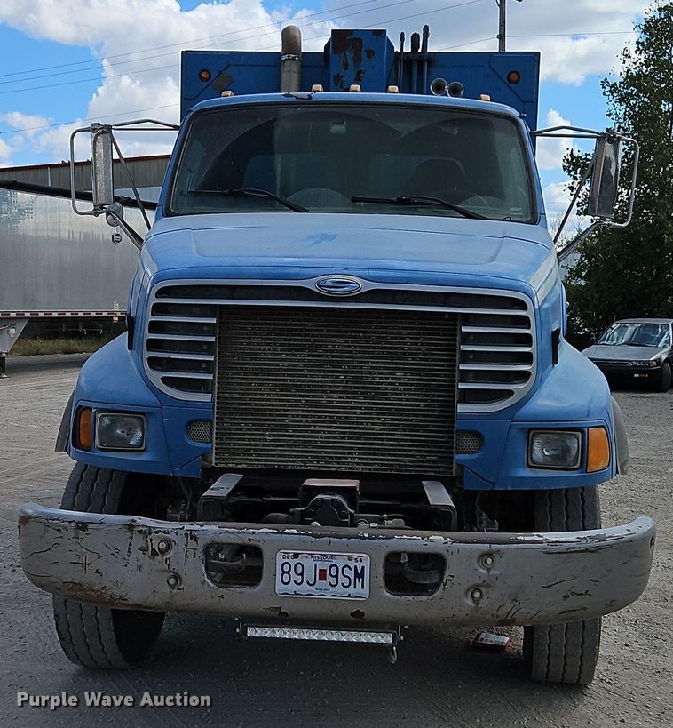 image for item EI8380 2006 Sterling  L9500 refuse truck