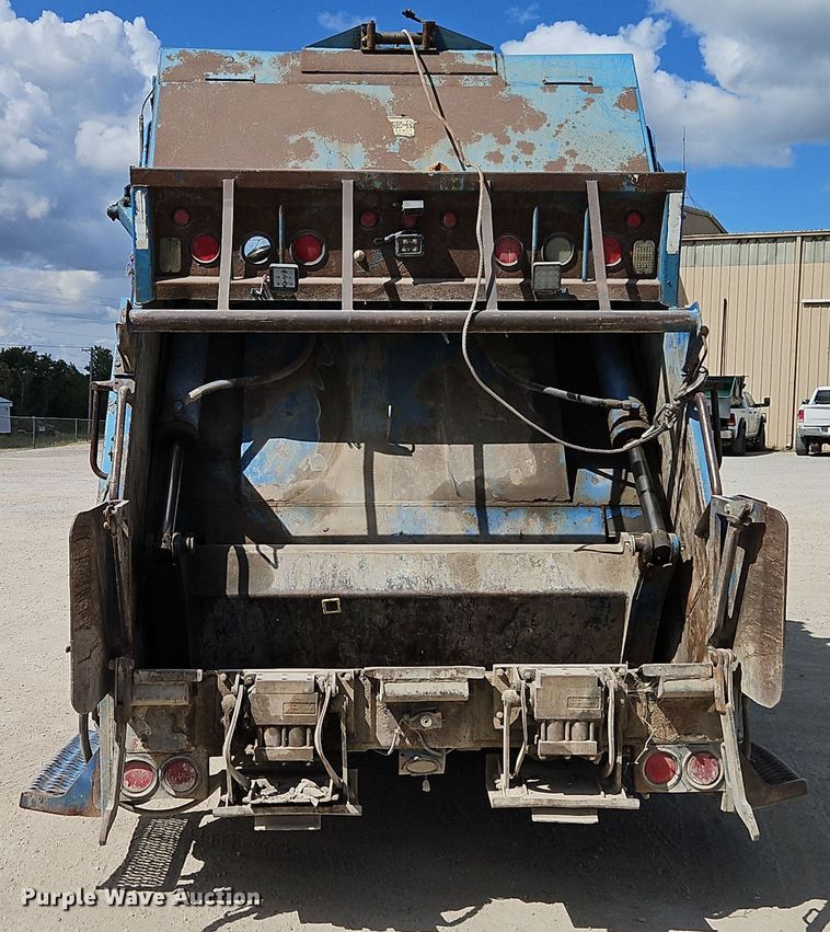 image for item EI8380 2006 Sterling  L9500 refuse truck