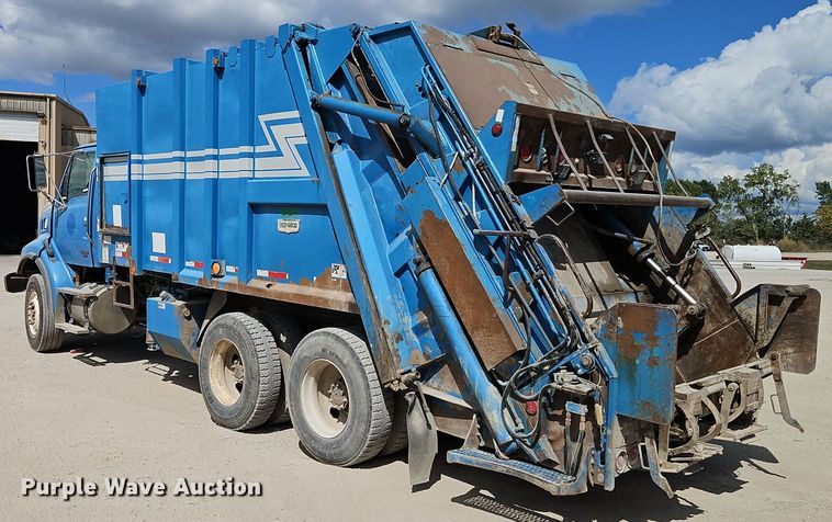 image for item EI8380 2006 Sterling  L9500 refuse truck