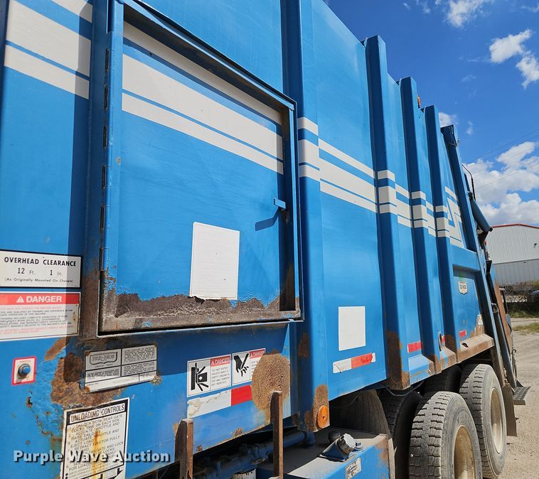 image for item EI8380 2006 Sterling  L9500 refuse truck