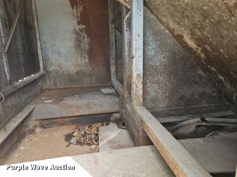 image for item EI8380 2006 Sterling  L9500 refuse truck