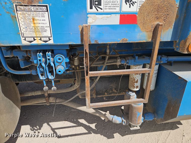 image for item EI8380 2006 Sterling  L9500 refuse truck