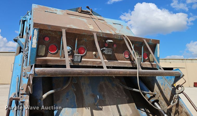 image for item EI8380 2006 Sterling  L9500 refuse truck