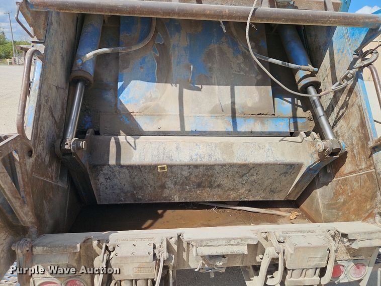 image for item EI8380 2006 Sterling  L9500 refuse truck