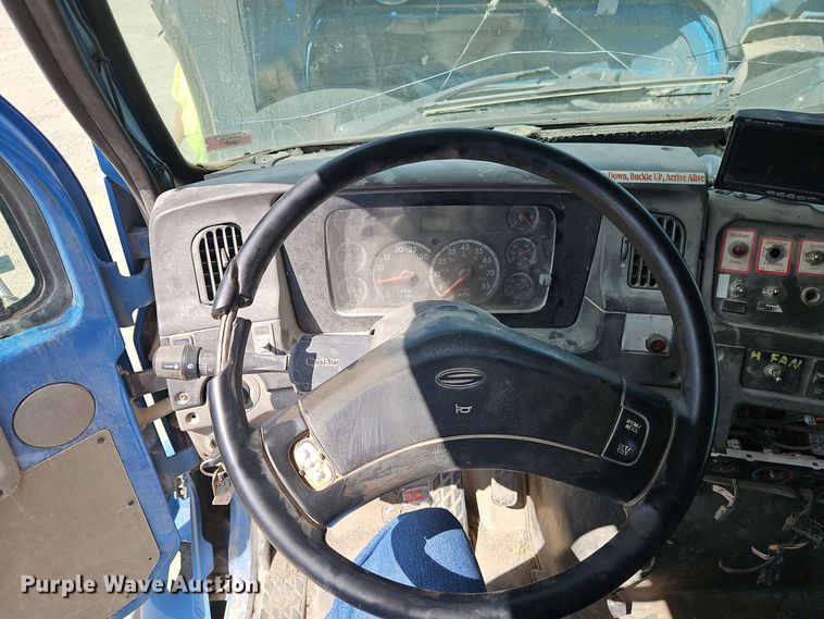 image for item EI8380 2006 Sterling  L9500 refuse truck