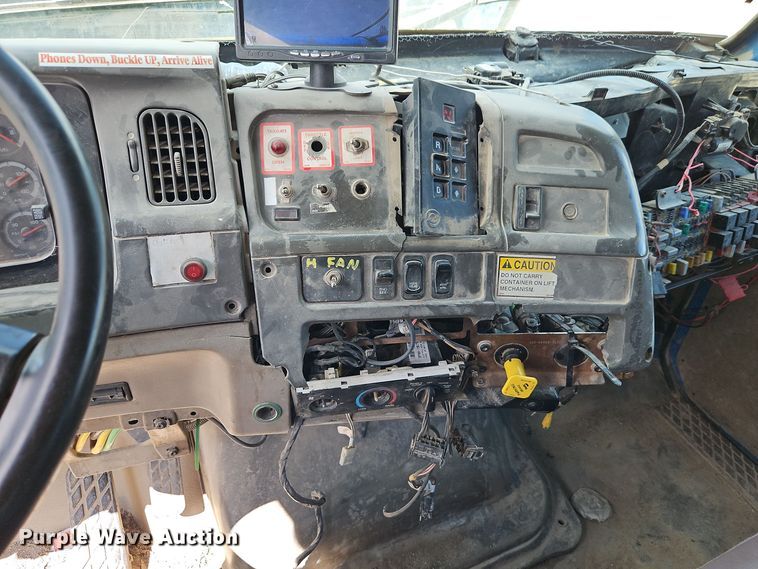 image for item EI8380 2006 Sterling  L9500 refuse truck