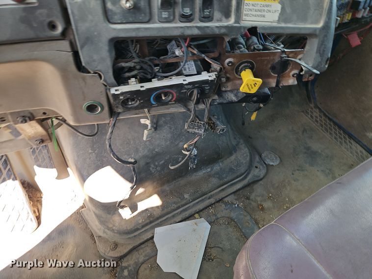 image for item EI8380 2006 Sterling  L9500 refuse truck