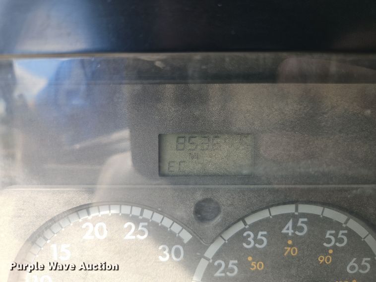 image for item EI8380 2006 Sterling  L9500 refuse truck