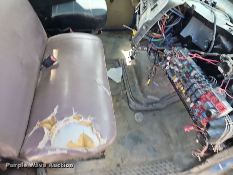 image for item EI8380 2006 Sterling  L9500 refuse truck