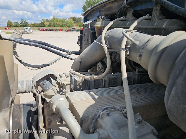 image for item EI8380 2006 Sterling  L9500 refuse truck