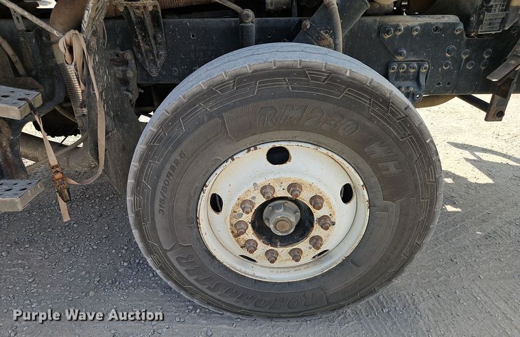 image for item EI8380 2006 Sterling  L9500 refuse truck