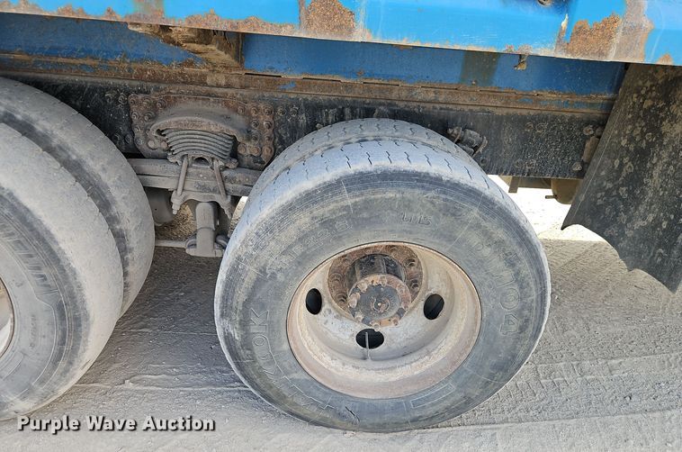 image for item EI8380 2006 Sterling  L9500 refuse truck