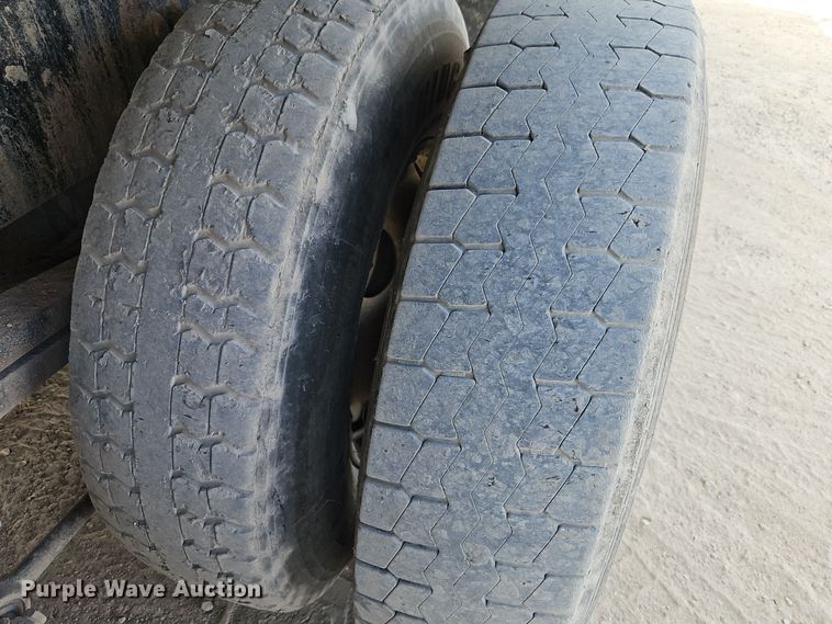 image for item EI8380 2006 Sterling  L9500 refuse truck