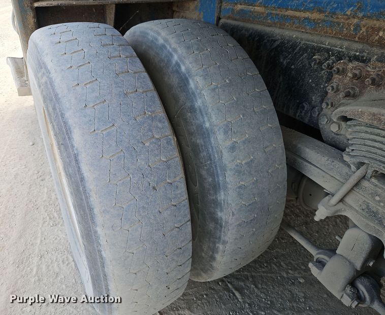 image for item EI8380 2006 Sterling  L9500 refuse truck