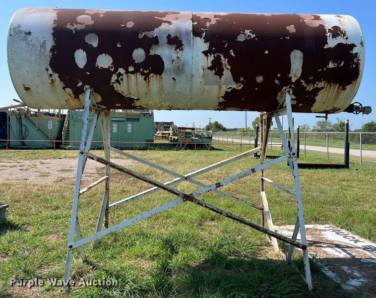 image for item EJ3011 (3) fuel tanks with stands