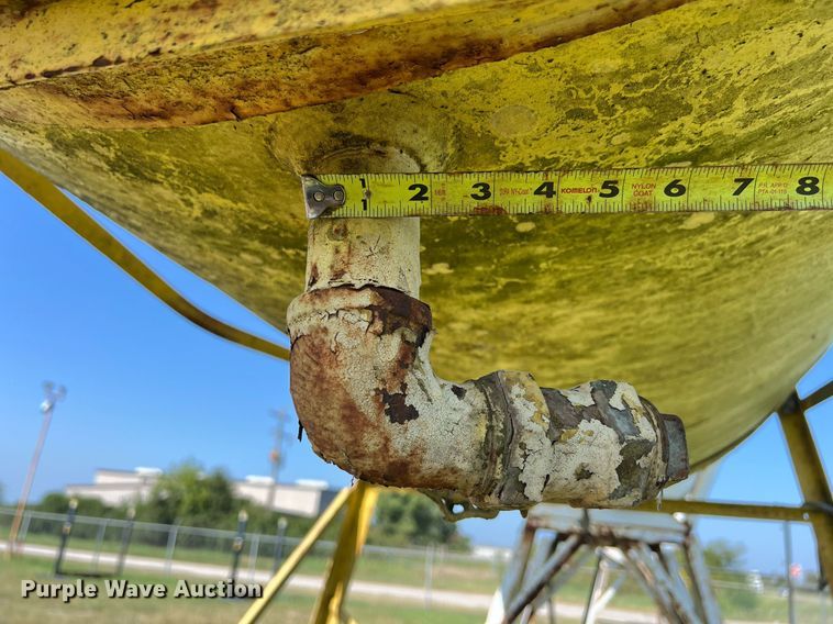 image for item EJ3011 (3) fuel tanks with stands