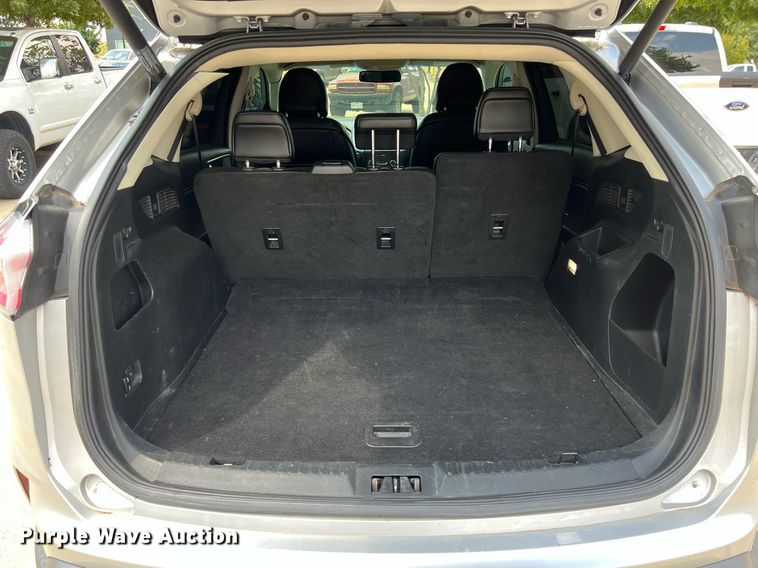 image for item EJ3018 2019 Ford Edge SEL SUV