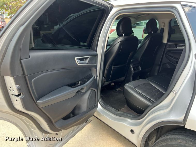 image for item EJ3018 2019 Ford Edge SEL SUV