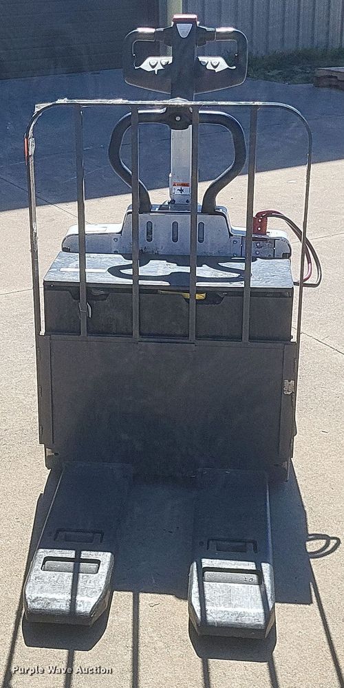 image for item EJ8037 Uni Carriers RPXT2W2G60BV pallet jack