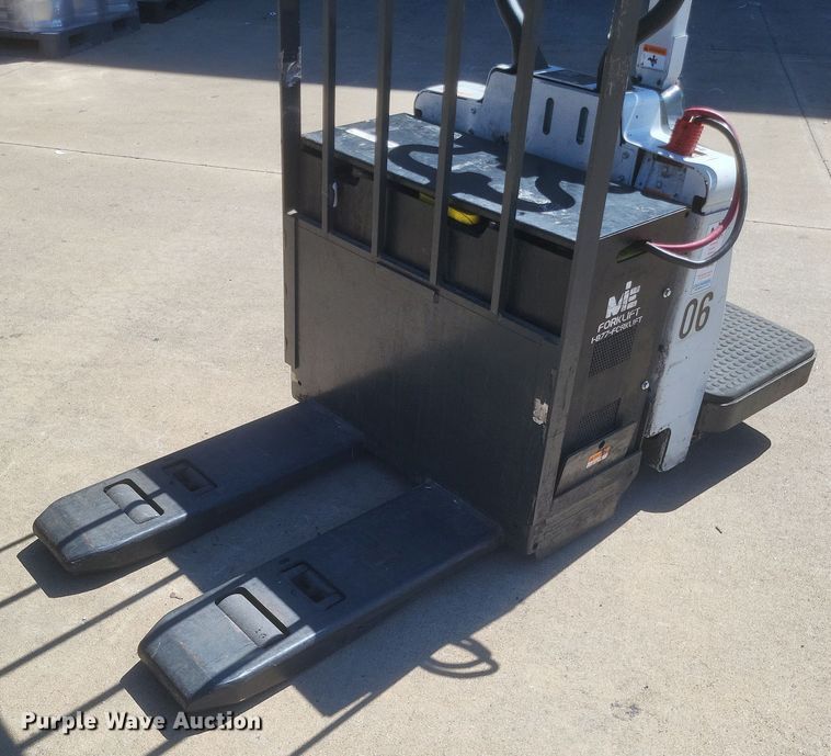 image for item EJ8037 Uni Carriers RPXT2W2G60BV pallet jack