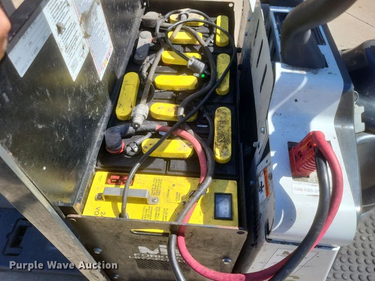 image for item EJ8037 Uni Carriers RPXT2W2G60BV pallet jack