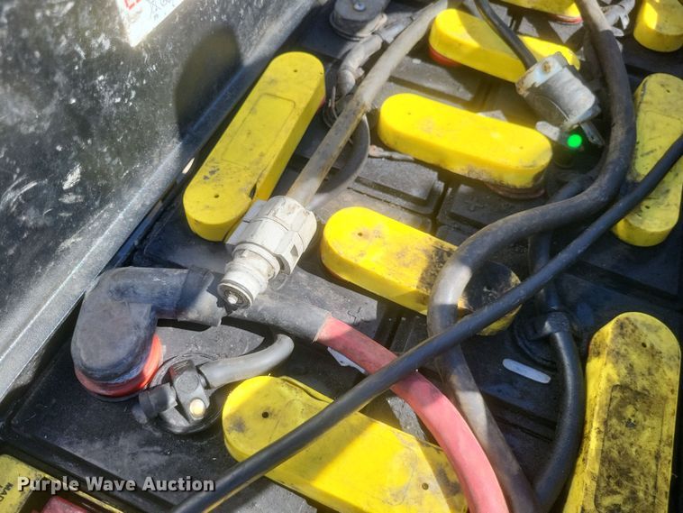 image for item EJ8037 Uni Carriers RPXT2W2G60BV pallet jack