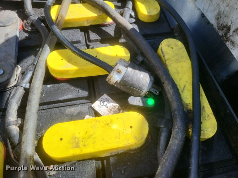 image for item EJ8037 Uni Carriers RPXT2W2G60BV pallet jack