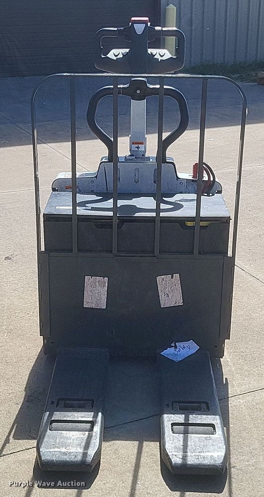 image for item EJ8038 Uni Carriers RPXT2W2G60BV pallet jack