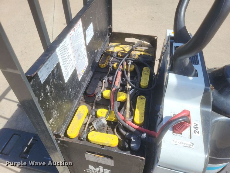 image for item EJ8038 Uni Carriers RPXT2W2G60BV pallet jack