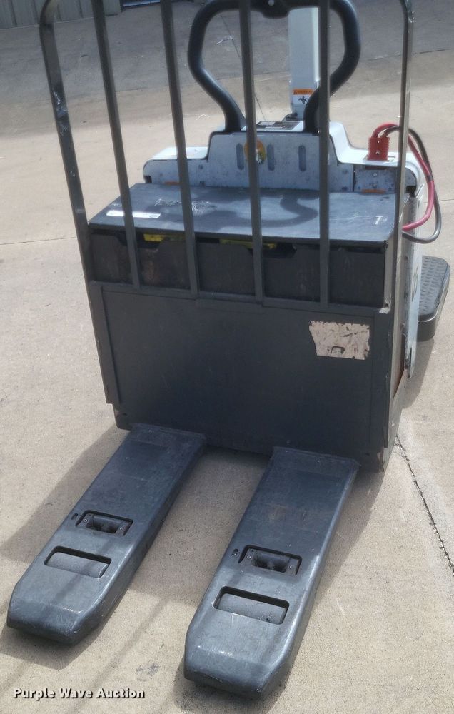 image for item EJ8039 Uni Carriers  RPXT2W2G60BV pallet jack